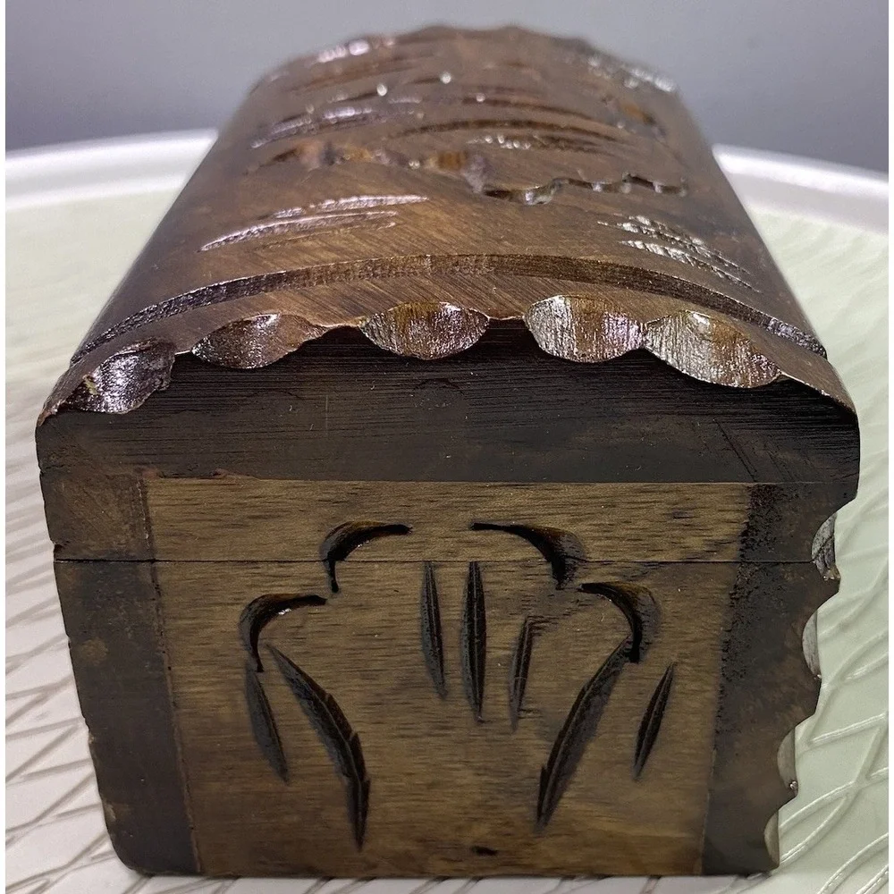 Walnut Wooden Hand carved Vintage Design Jewelry/Trinket Gift Box 5.5